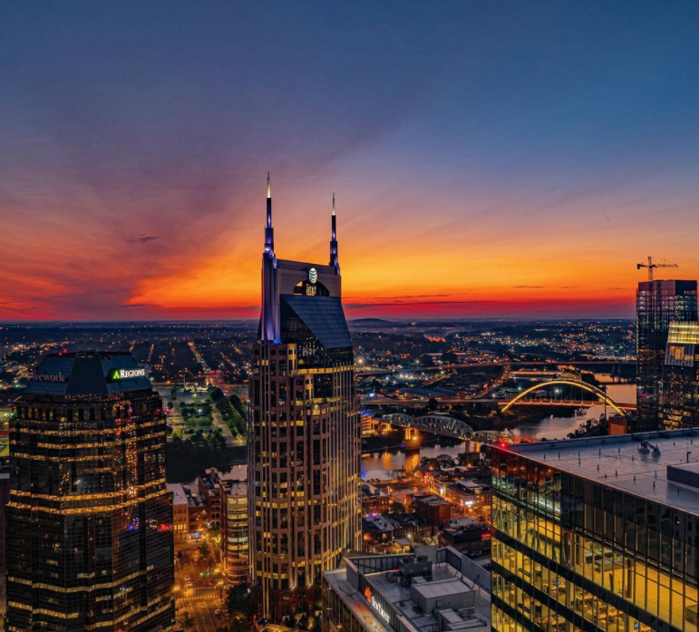 FOXNashville's tweet photo. Nashville✨understood✨the✨assignment✨ 

📸: musiccityproverb/Instagram https://t.co/crXsmSRxmS
