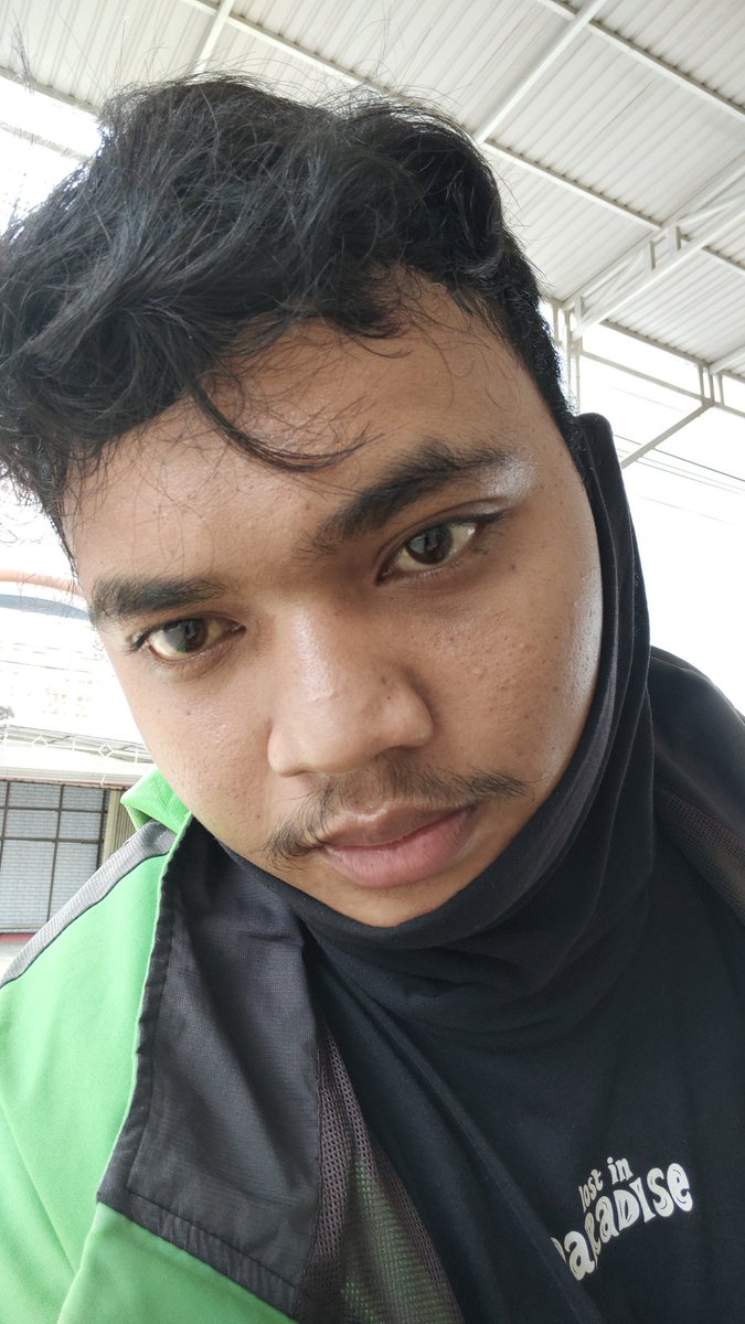 ArifOreo's tweet photo. Driver Gojek Nih Senggol Dong https://t.co/bBBFPqjGxt