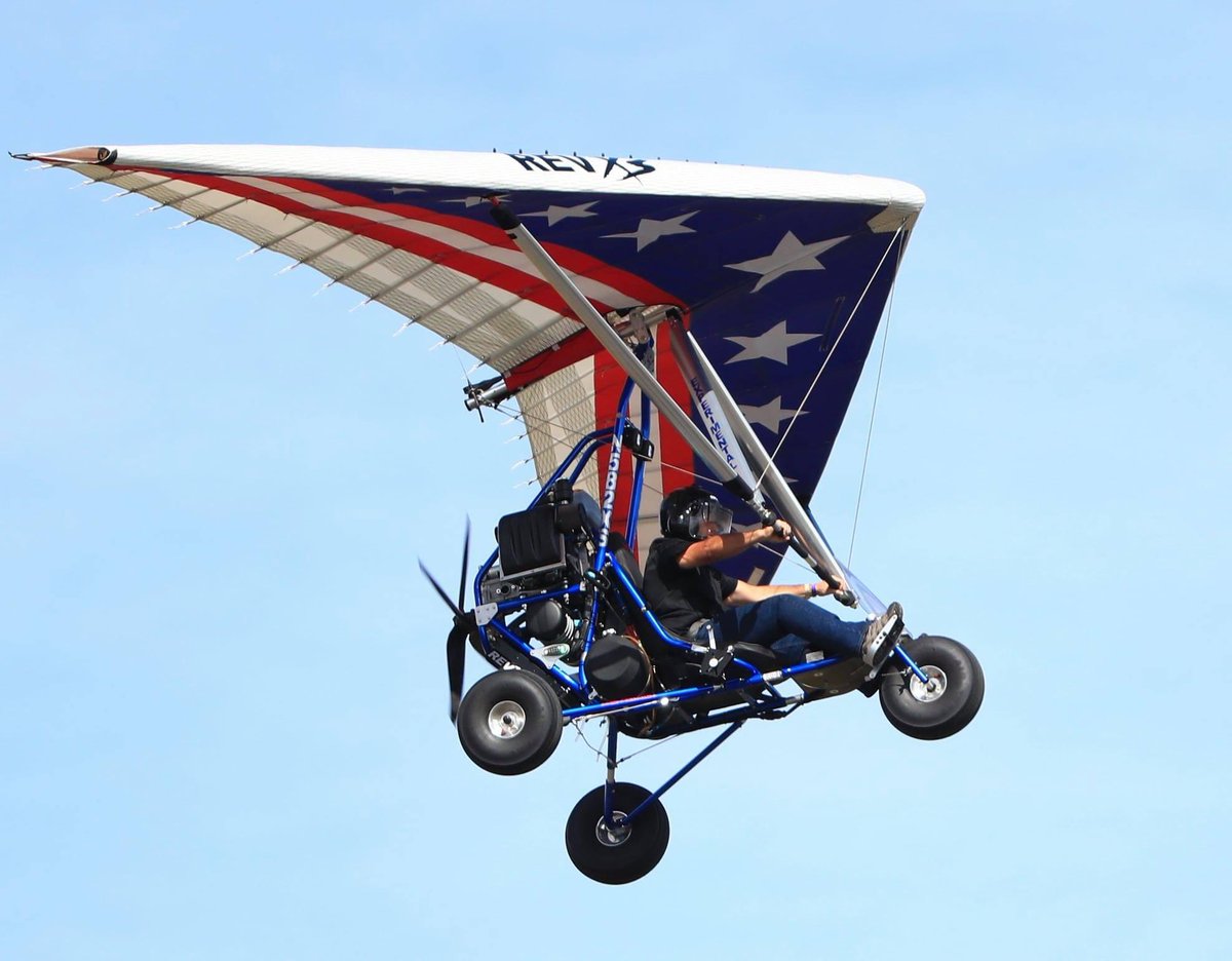 ShowcaseDeLand's tweet image. Thanks to everyone who came out for Day 1 of #DSAS21. What a great first day with beautiful weather!

We’ve got two more days of #SportAviation goodness to go! Come join us! 

sportaviationshowcase.com

📷 @simoneauPhoto