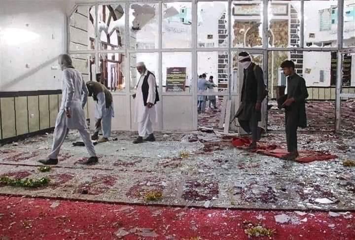 ZiaulhaqAmarkhi's tweet photo. د ننګرهار سپین غر ولسوالۍ په یوه جا��ع جومات کې نننۍ چاودنې سخت خواشینی کړم. دا د هر ډول ارزښتونو خلاف او وحشیانه عمل دی. 
د قربانیانو له کورنیو سره په دې درانده غم کې شریک یم او تسلیت ورته وایم. https://t.co/tV0HCBhtCN