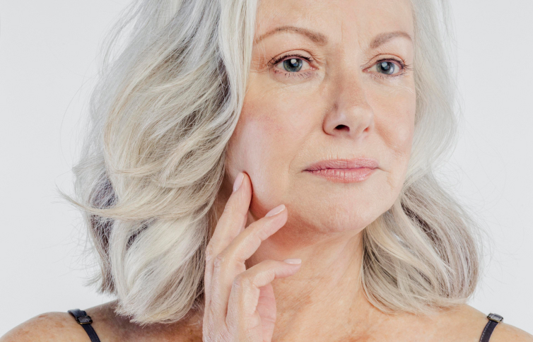 SkinBodyRenewal's tweet photo. Re-sculpt &amp; reduce the look of tell-tale jowls &amp; sagging skin by investing in the MD Codes™ approach, you’re not simply having volumiser injected, you are considering your face’s architecture too https://t.co/GeUXWLTAut #SkinRenewalSA #MDcodes #injectables #DermalVolumiser #skin https://t.co/DBTpxV6zbD