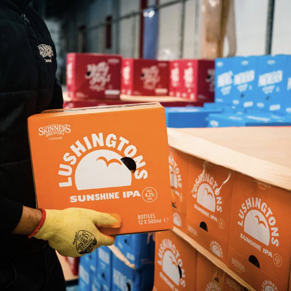 Skinnersbrewery's tweet photo. ⚡FLASH SALE ALERT!⚡
This weekend we’re giving you lucky people a generous 20% off Lushingtons IPA in a bid to get garages and beer fridges across the land to optimum Christmas capacity.
Hit up our online store with the code LUSHINGTONS20
#lushingtons #christmasholidays https://t.co/DjN9UwvQIJ