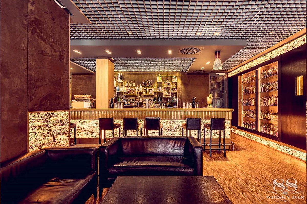 Подборка интерьеров оформленных светопрозрачным каменным шпоном Translucent  💛

Каменный шпон с основой из стекловолокна – необычайно великолепный дизайнерский продукт. Материал Translucent обладает всеми свойствами классического шпона Slate Lite, и, кроме того, он может испо...