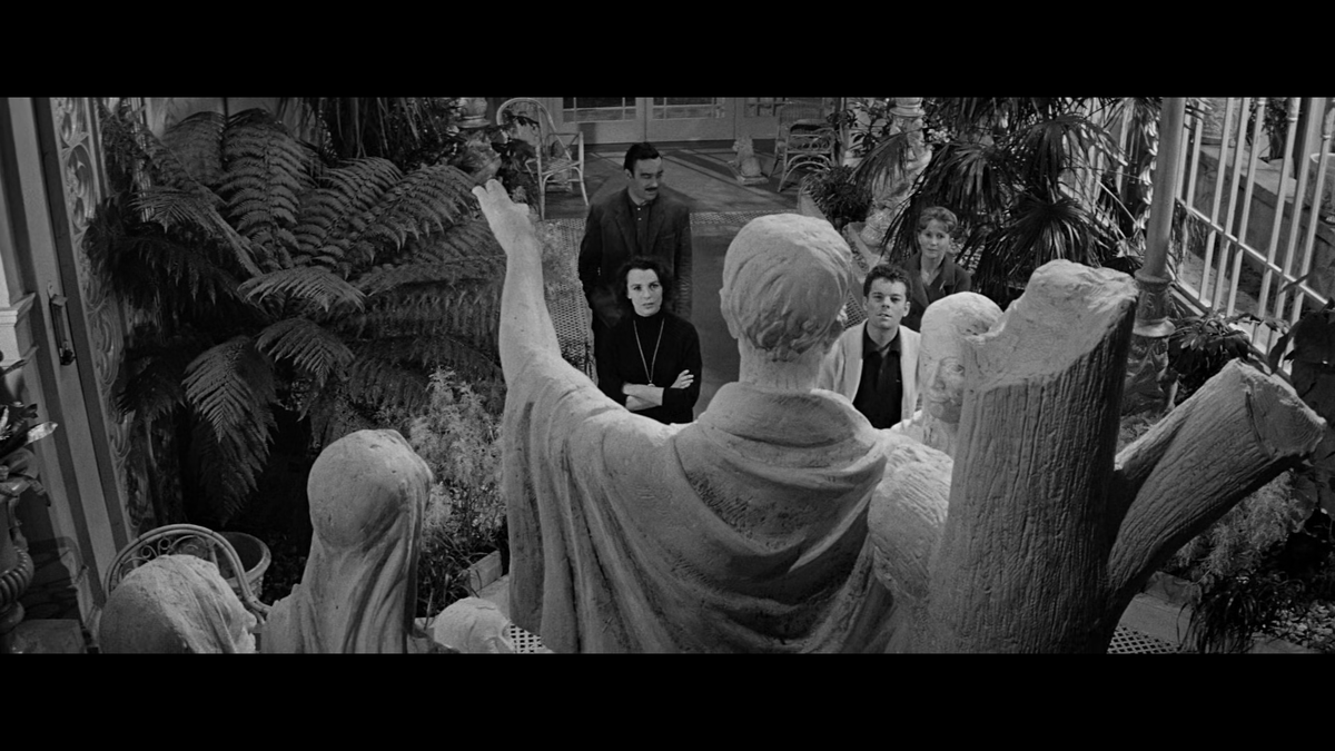 missPrin6Peach's tweet photo. The Haunting (1963) is, besides a disturbing look in a distorted psyche of the mind, a beautiful study of baroque and clair-obscure. https://t.co/zsTVwAUhBH