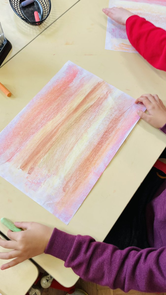 BubsyTownhill's tweet photo. Desert pictures, blending colour and silhouettes! #THCart #freakyfriday #art #THCyear3 https://t.co/P93P6kQYCa