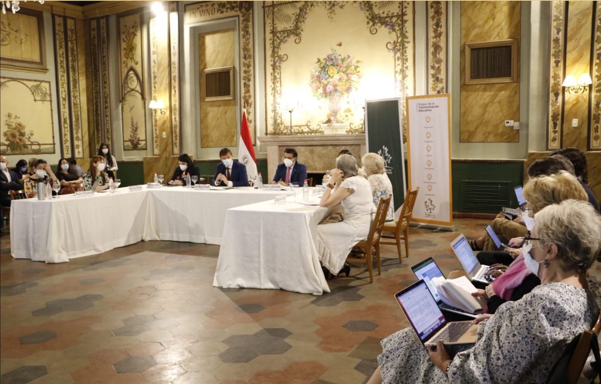 [AHORA]

➡️ La ministra <a href="/vivicascom/">Viviana Casco</a> participa de la presentación del resultado de las mesas técnicas con universidades cooperantes, realizadas en el marco de la formulación para el Plan Nacional de #TransformaciónEducativa.

📸 <a href="/MECpy/">MECpy</a>