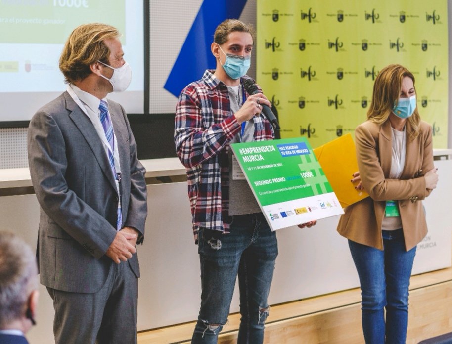 Más de 40 solicitudes, 73% mujeres, y 18 planes de negocio elaborados en 24 horas. Además, 6 proyectos ganadores se repartieron 6.000€ en el programa #Emprende24 de <a href="/Acontraelhambre/">Acción contra el Hambre España</a> que tuvo lugar ayer en el Parque Científico de Murcia