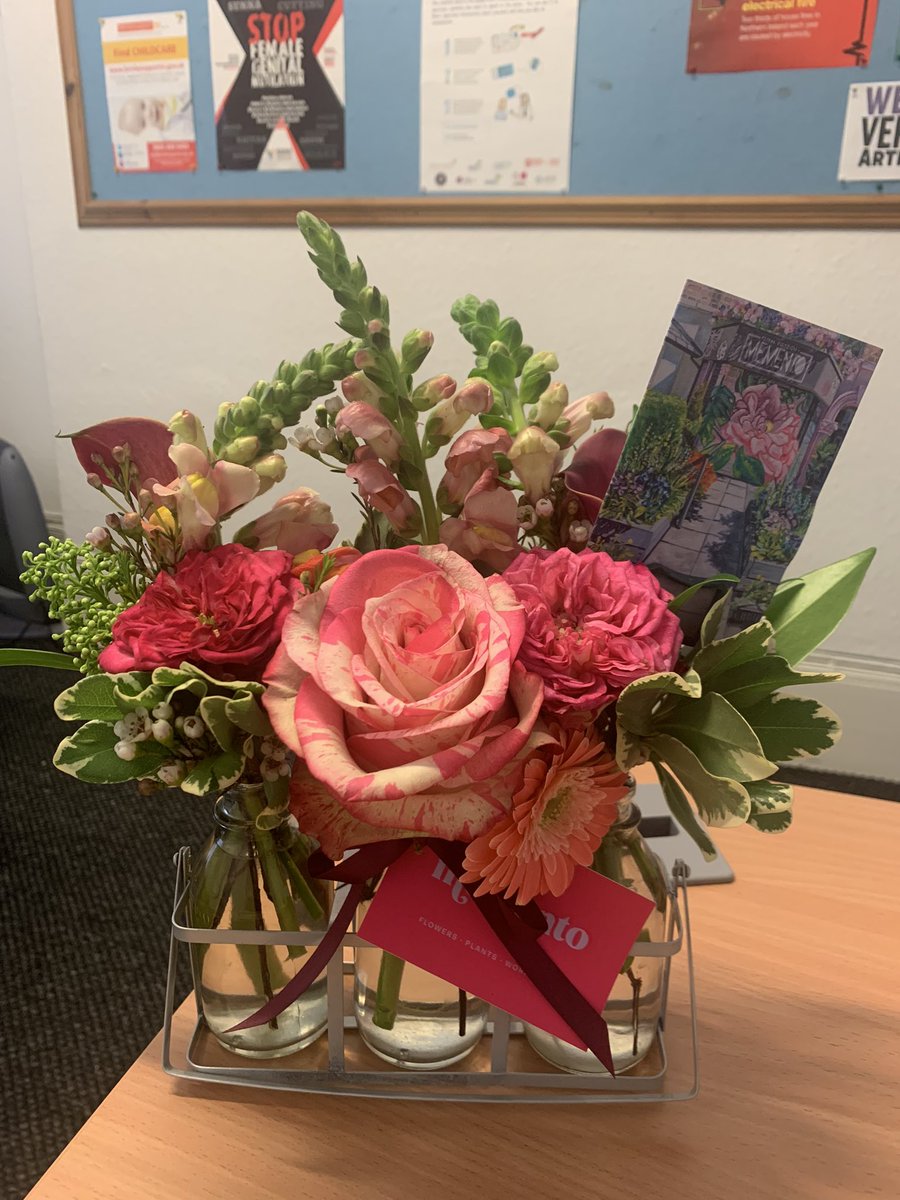 So lovely when constituents send flowers 💐 especially when they are from <a href="/MementoBelfast/">Memento</a> 

My office is always here to help with family matters, local issues and policy considerations up at Stormont! 

☎️ 02890 328162 
📧 Paula.bradshaw@co.niassembly.gov.uk
