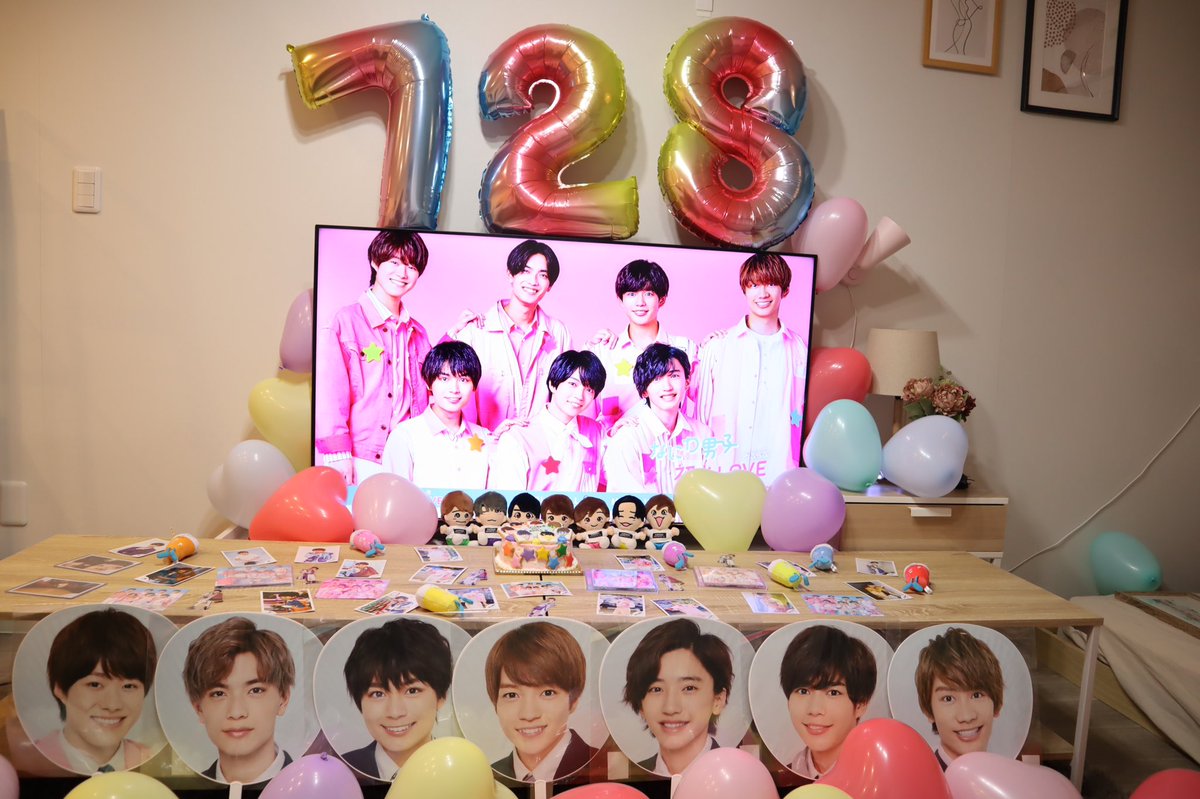 daichan248's tweet photo. 2021.11.12
なにわ男子 Debut

デビューおめでとうございます！お祝いとっても楽しかった🧚‍♂️
インスタの開設と初心LOVEとMステ一緒に見れてデビュー実感できました😭😭
一生に一度のなにわ男子のデビュー日が素敵な1日になりました✨ありがとう😭
ケーキめちゃめちゃ可愛いからみんな見て!!!!!!! https://t.co/XsuFsviMcj