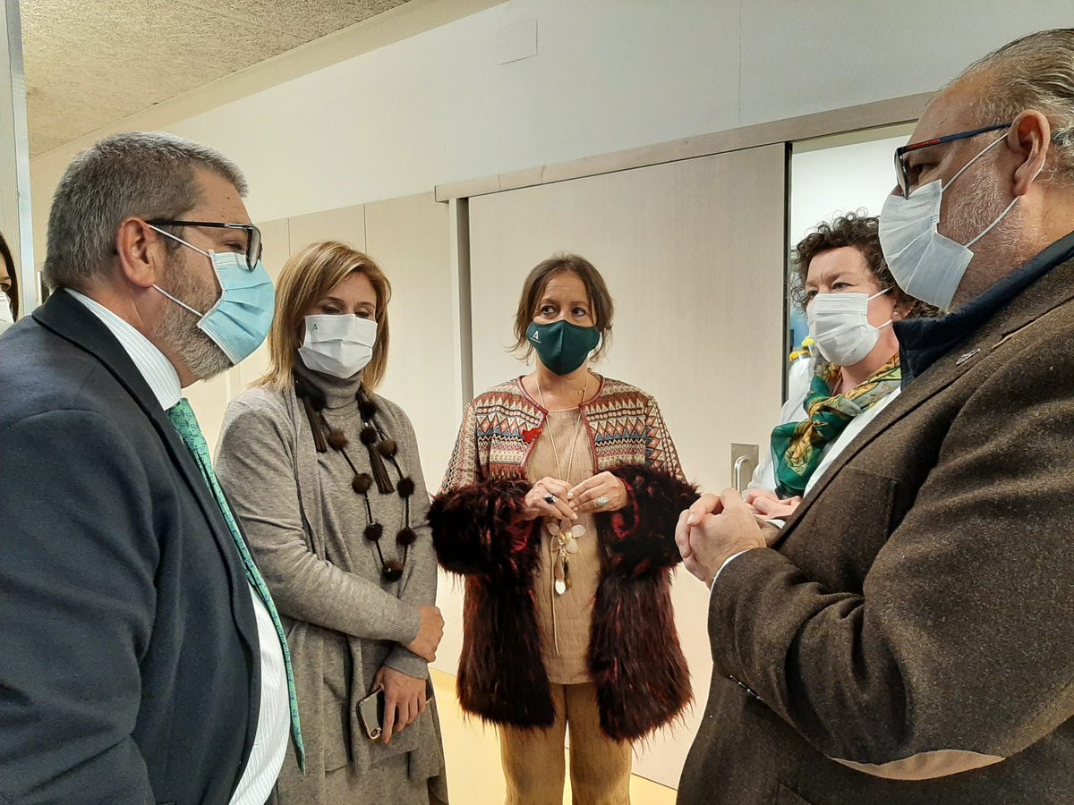 hospitalesAG's tweet photo. 🆕@saludand invierte 2,5 millones de euros en actuaciones en la comarca de #SierradeSegura.

➡️En el 🏥 #HospitalSierradeSegura se acaba de adjudicar la cubierta por 509.000 euros.

Los trabajos comienza en diciembre  y terminarán antes de verano 🧱🚧🏗️

🔗https://t.co/KCkSlVjkwj https://t.co/rakSYSjahH