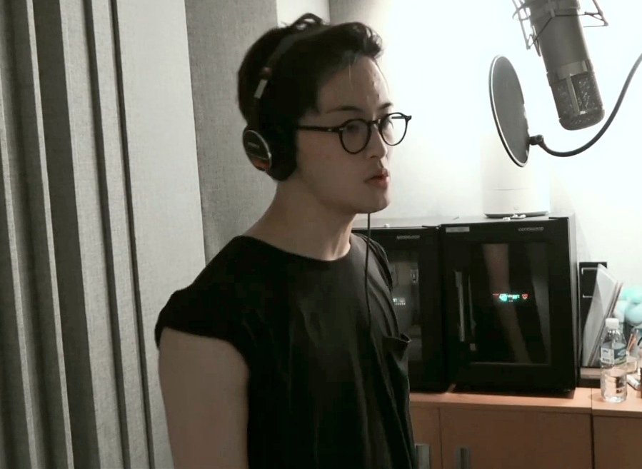 LOOKSMKL's tweet photo. wow #MARK https://t.co/ObmCxN5Ojz