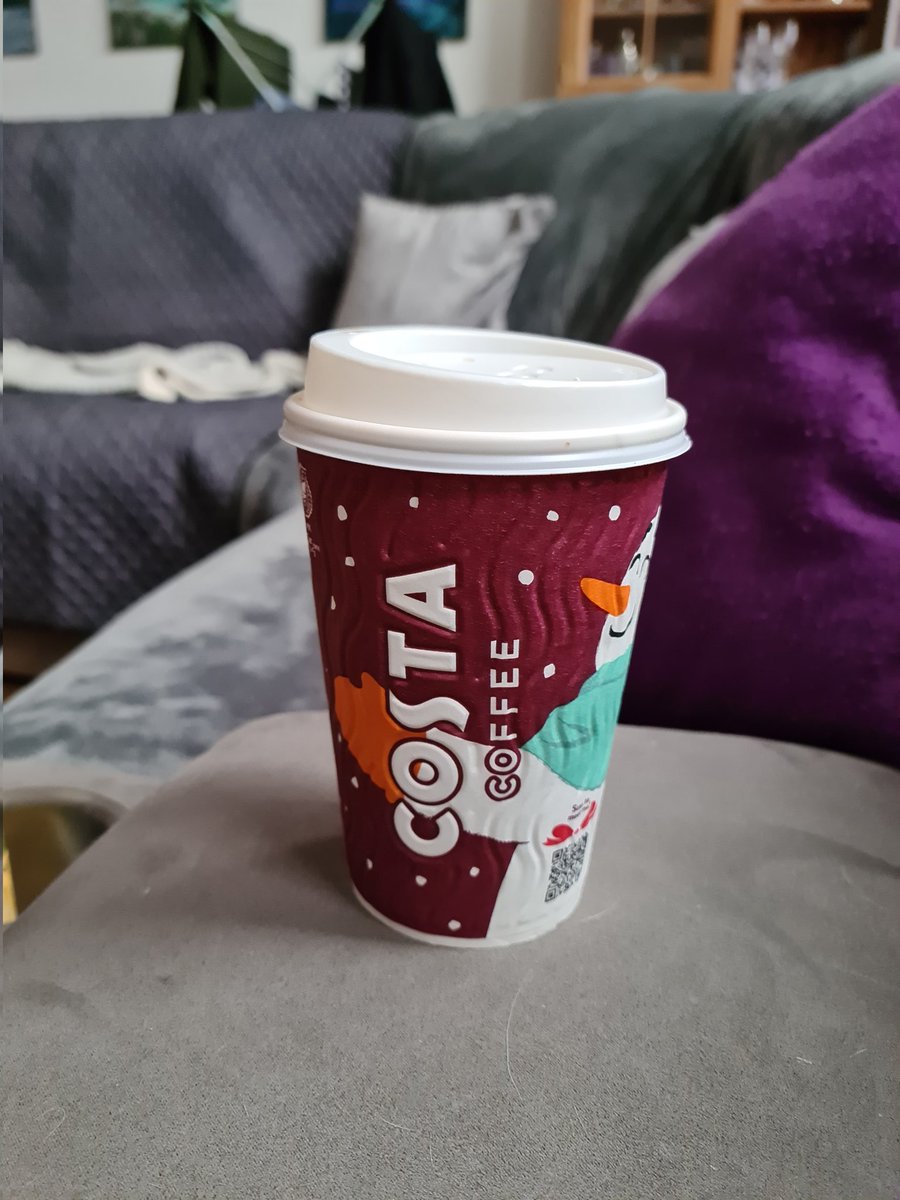 lizzypeas's tweet photo. Can't beat a caramel oat latte after a morning of Christmas shopping 😋🎄🎁
@CostaCoffee https://t.co/1bZx1H3On7