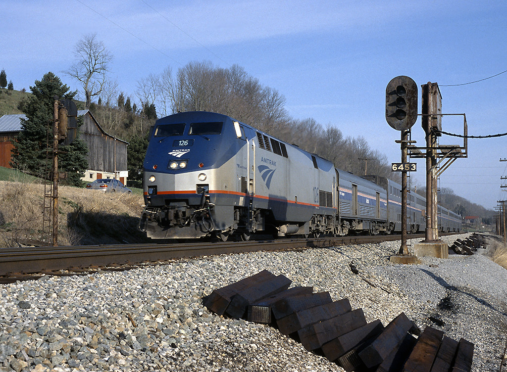 BluegrassADD's tweet photo. @KYTC Today’s Stats: KY has 3,295 miles of railroad tracks; 2,141 road/railroad at-grade crossings; and 4 Amtrak stations. Share your thoughts about rail-based travel in KY in our Statewide. #KYTransportationPlan https://t.co/cdjNp2DcST