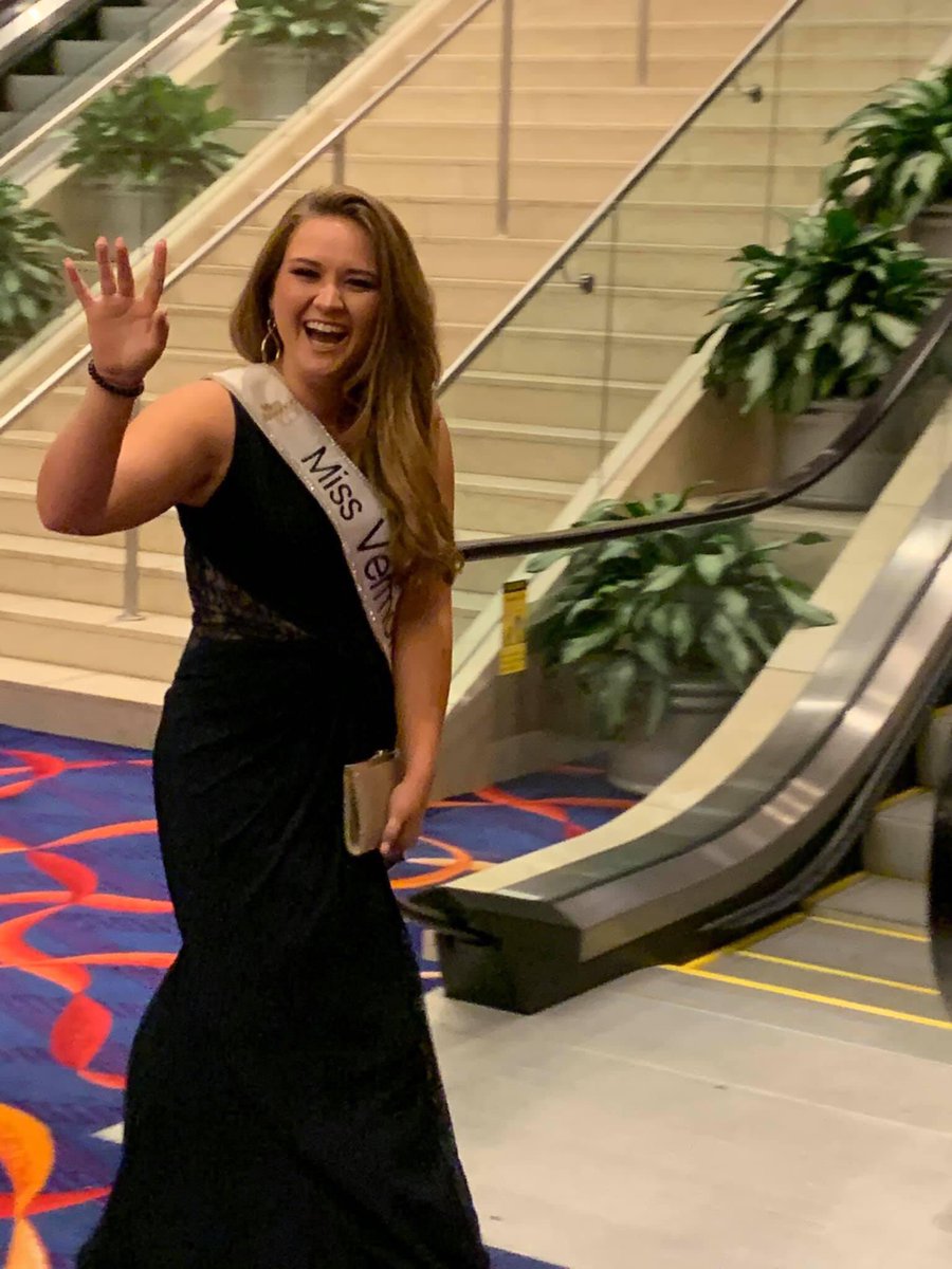 Walking into my birthday weekend like… 🥳