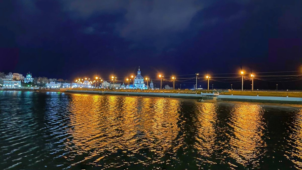 Krasoti_Rossii's tweet photo. Ночные Чебоксары 🌃 https://t.co/5gvmaTXrly