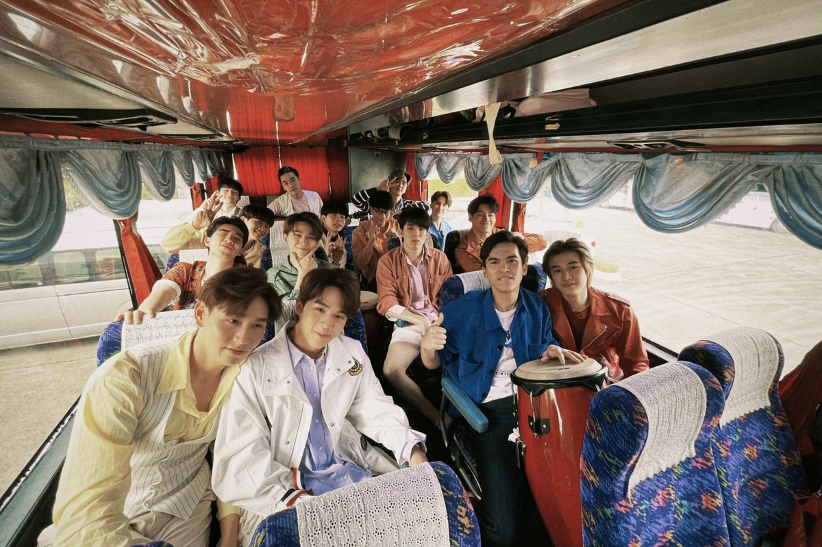 โคตรกล้วย tweet media
