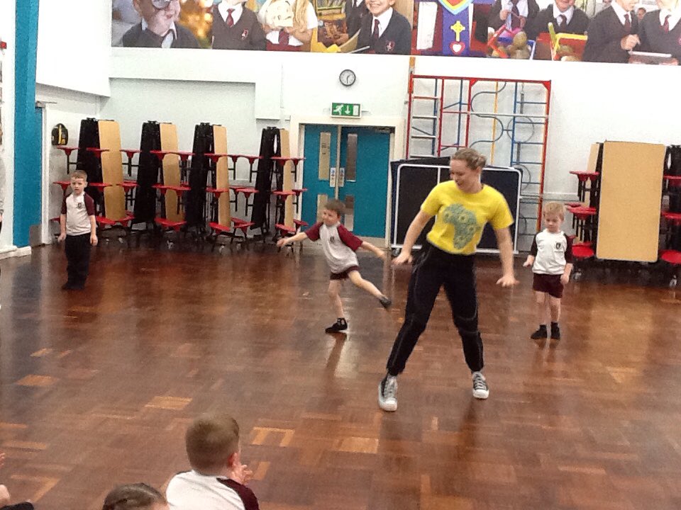 ThomasYear1's tweet photo. Our amazing African dance lessons! #gstcepe #fun https://t.co/wWPczb6UUt