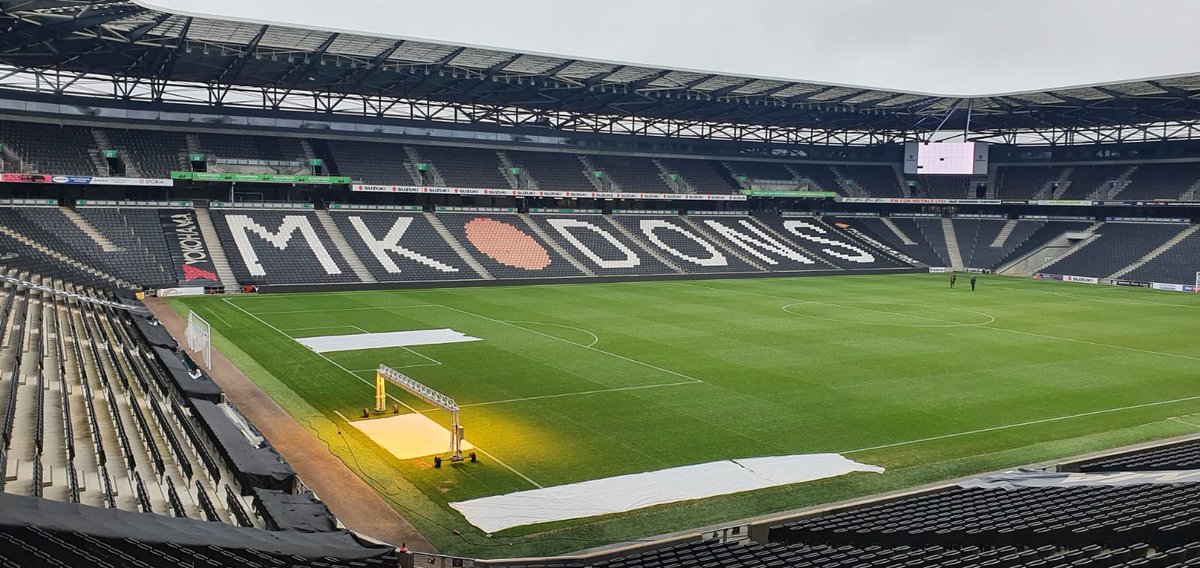 VideoInnTeam's tweet image. Setting up at the Double Tree by Hilton Stadium MK for an awards dinner earlier this week. 
#awards #eventprofs #avhire #avcompanies #eventsprofsuk #wemakeevents #WeAreVip