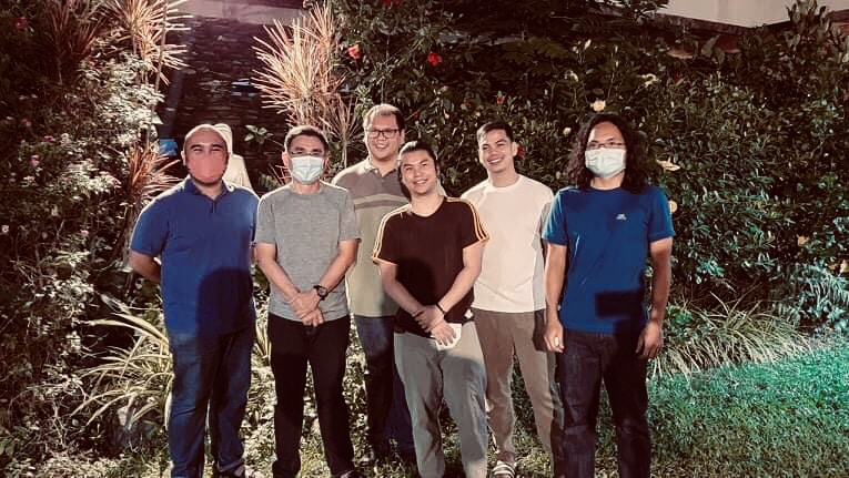 CarloLacangSJ's tweet photo. Team Ateneo de Zamboanga

#adzu #zamboanga @erwin_bok  @lloydeology1 https://t.co/G1MnFbfbQX