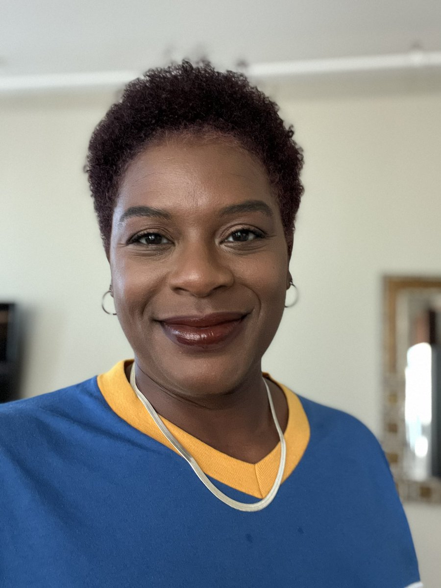 Ferrhocious1922's tweet photo. Big Sister Ferrhocious sliding through your timeline to wish my Pretty Poodles 🐩 a Happy Founder’s Day!! @emu_sgrhos @SGRho #DeltaEpsilon https://t.co/YyXaUyCWSL