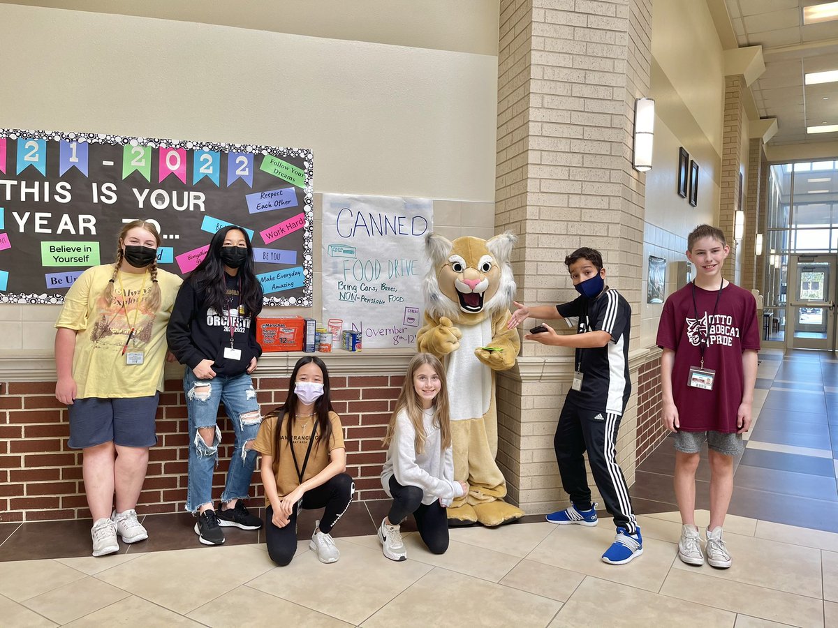 OMSSTUCO's tweet photo. Last day to bring you food donations!!  Go Bobcats!!  @OttoMiddlePTA @ottobobcats https://t.co/3i5iWl12dQ