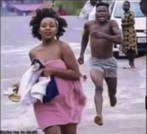 Kelvinblaq_'s tweet photo. After 4 rounds of sex🍆.. 
Her: My vagina hurts, am leaving🏃🏃

Me: Sandra come back... Where are you taking my towel to? 😂😂 https://t.co/61kNUxv1Zl