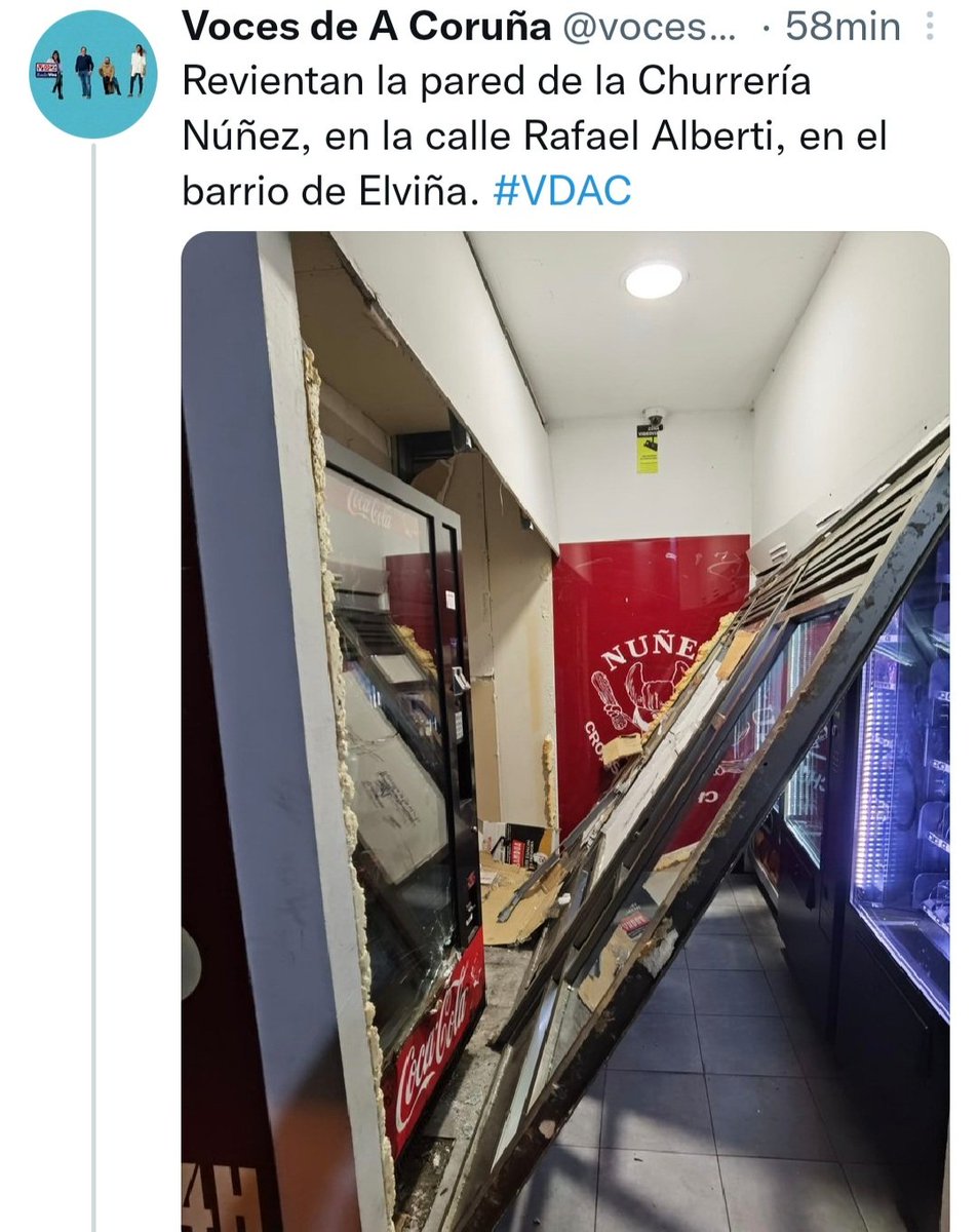 LTrunas's tweet photo. Los hackers, esos delincuentes telemáticos,han querido tomar churros y han intentado instalar la fibra óptica y sin querer se les ha caído la pared. En la foto sale la policia, no la veis por el tema de la invisibilidad, pero estar, está. Sacare en breve el PRESCO Churrerias https://t.co/QnXzWbyvLn