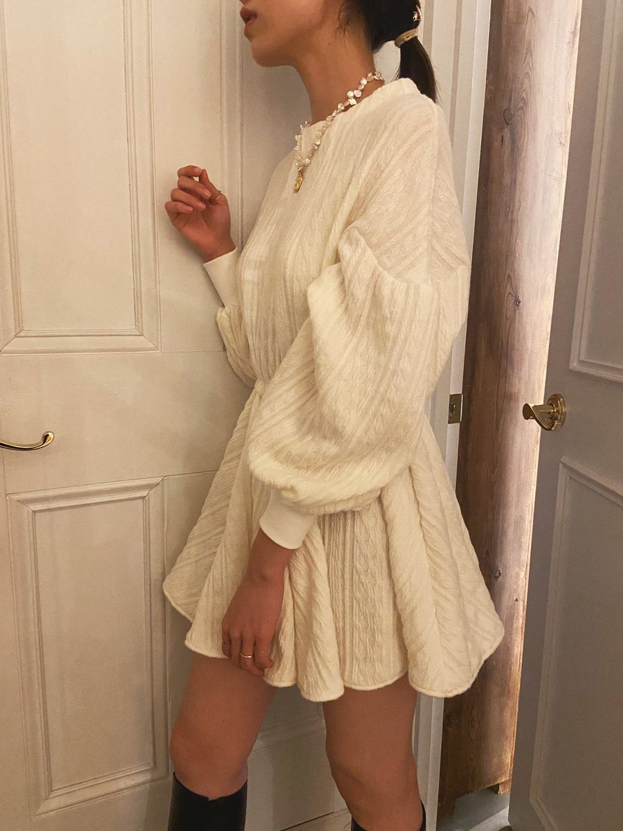 Verybrain's tweet photo. How to wear “volume tunic”..🩰🔎
ヴォリュームチュニックをロングブーツと合わせてミニドレス風に。

9日(火)まで新宿伊勢丹本館2階でもご覧いただけます。

#verybrain #boutiqueheavenly https://t.co/YnVR1bJD6k