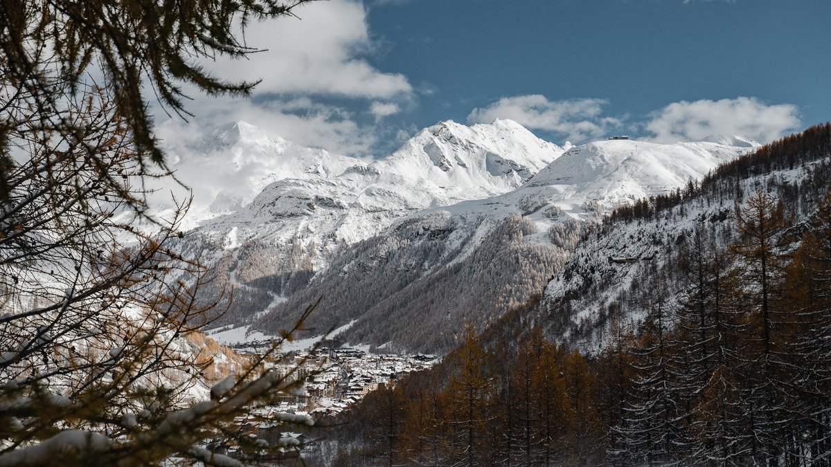 valdisere's tweet image. 🇫🇷 Réveil glacé : -10°C relevés ce matin en station 🥶
-
🇬🇧 Frozen morning: -10°C measured this morning at the resort 🥶
#live #direct #frozen #cold #valdisere #village #snowforecast #scenicview #mountainscape #forest #snowcappedmountains
