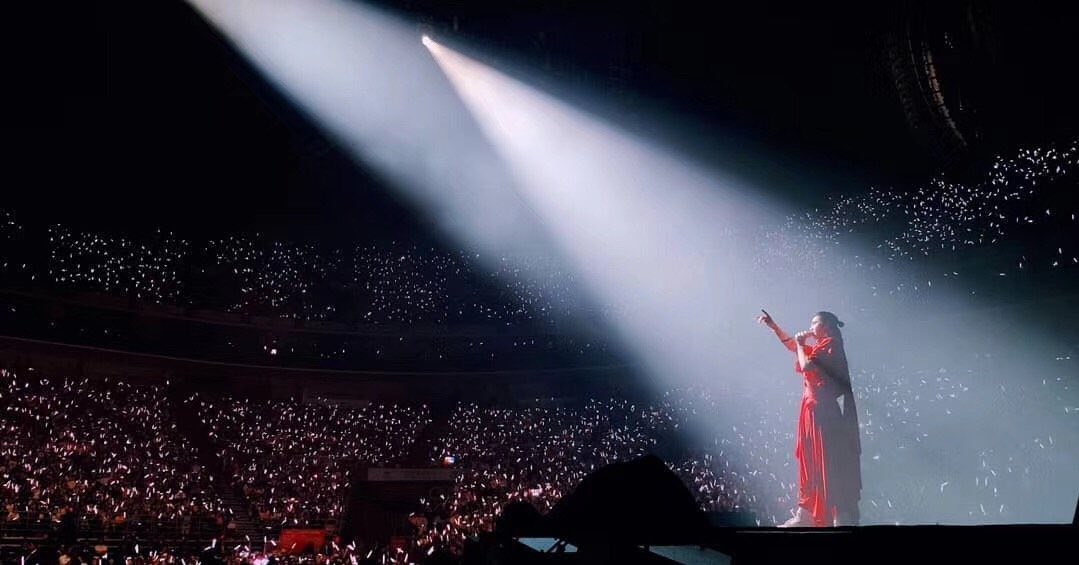 KKrisPor's tweet photo. "My relationship with fans There is no pattern just support each other and they support me I hope they have a better life. Be happy and grow together :KrisWu https://t.co/3Rsw8d5L3k