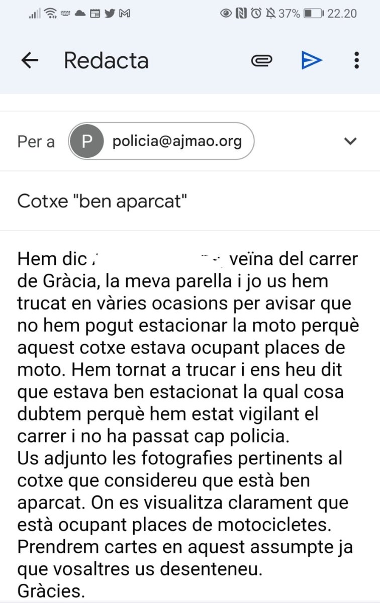 an_nags's tweet photo. Treball lamentable de la policia local que es dedica a mentir a la ciutadania. Ahir un cotxe estava estacionat en 3 aparcaments de moto (com es veu a la foto), els policies deien que estava ben estacionat, i ha quedat clar que ni ho van comprovar. @AjuntamentMao @esdiarimenorca https://t.co/sdMTZbsn35