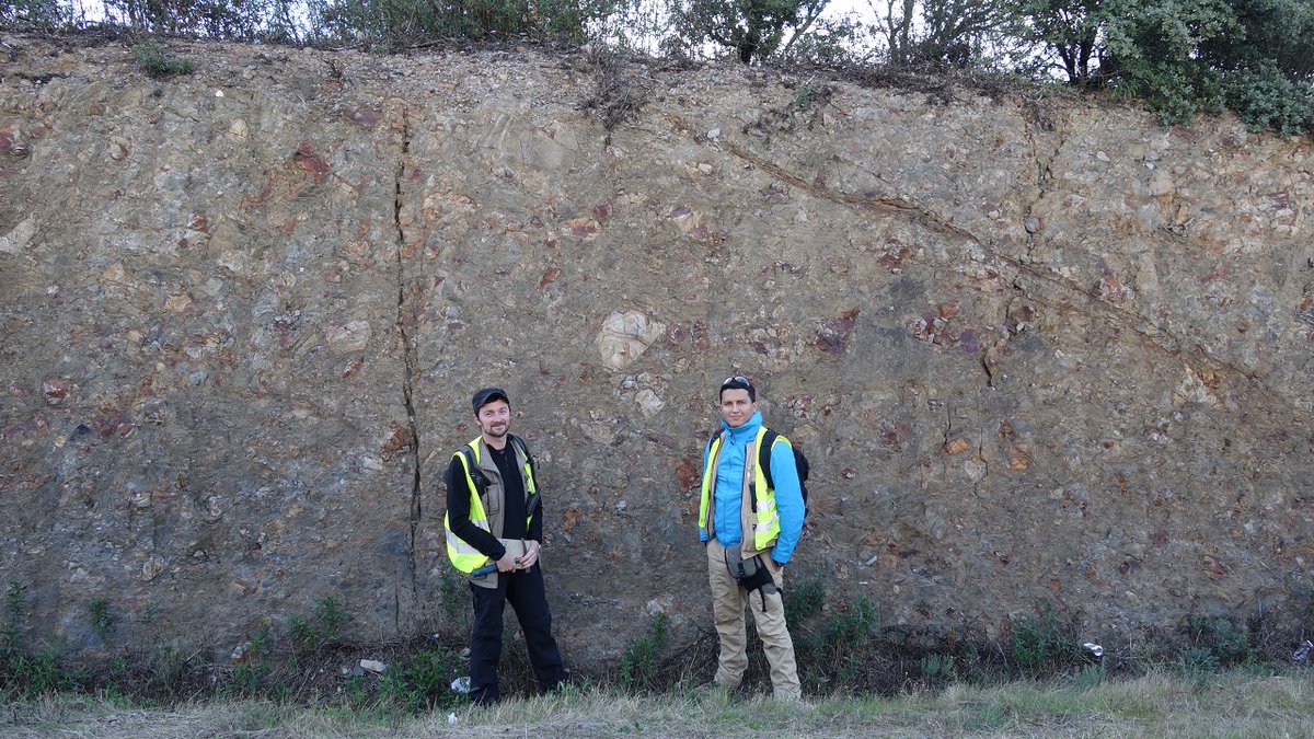 AureoleEramin2's tweet photo. 2nd Fieldwork in progress on the La Codosera syncline, Spain, in the framework of the Era-min2 #AUREOLE projet. @OSUC_fr @BRGM_fr @uclm_es @UPorto @eranetmin2. https://t.co/IuyxhdtTnv https://t.co/rZvw3tFIDZ