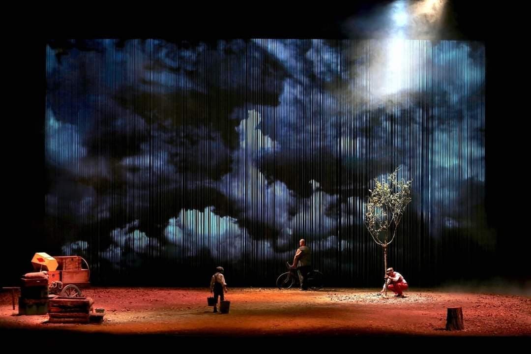 stYpeTV's tweet photo. What happens when you use #VirtualReality in a traditional theatre?
Two different worlds, but Broadcast Digital Service and @stypetv joined them with great results! π₯³
Keyed by #GreenKiller & rendered by #StypeLand.
First theatre show with virtual reality in Italy! π https://t.co/BCPmrhF611