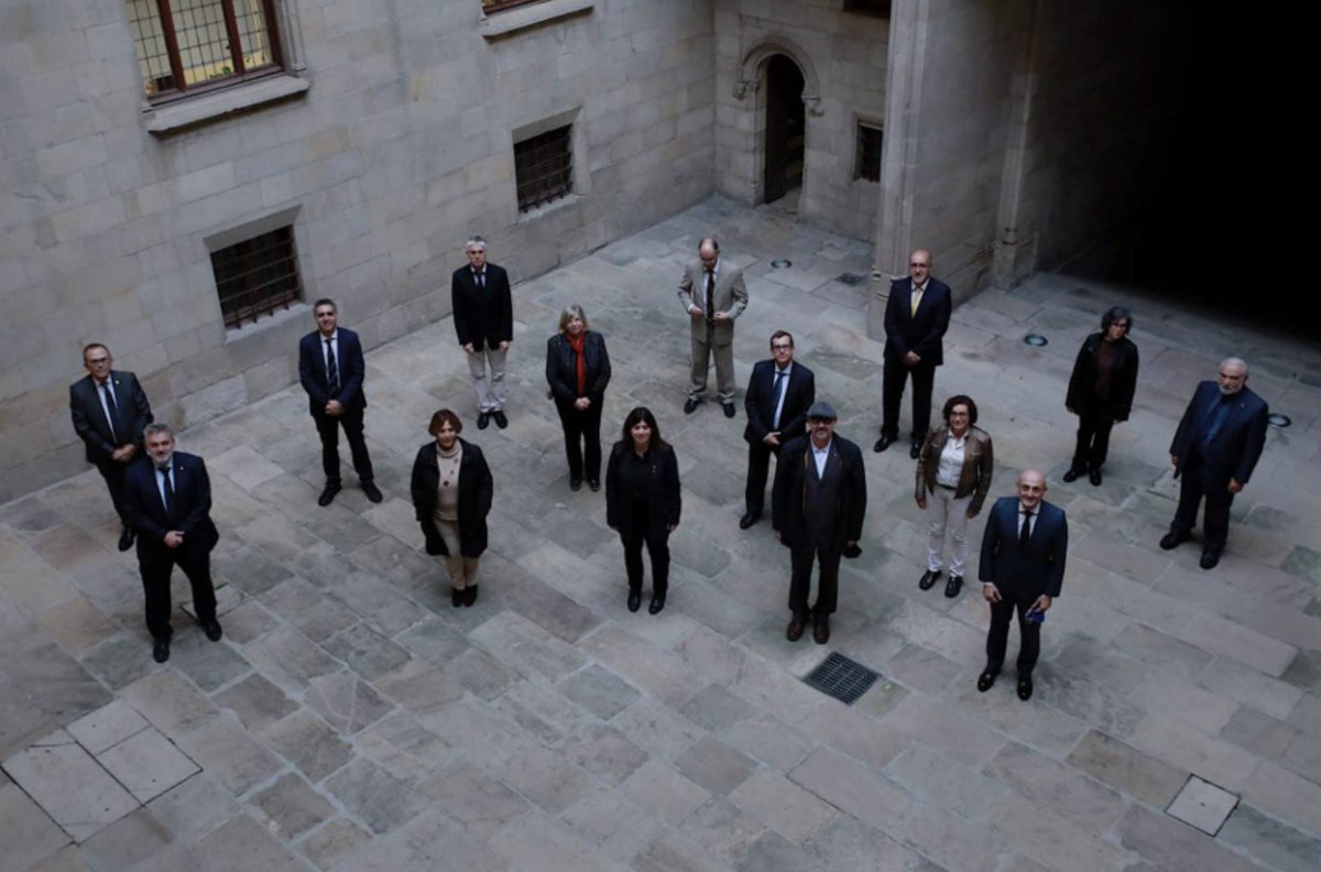 UdL_RDI's tweet photo. 🆕 El professor investigador ICREA de la @UdL_info, Paul Christou, ha rebut aquest dijous a Barcelona la Medalla Narcís Monturiol que atorga la Generalitat de Catalunya al mèrit científic i tecnològic. 

👉 https://t.co/wx5oAer6au
#RecercaUdL #OrgullUdL https://t.co/ZepDSKLDGC
