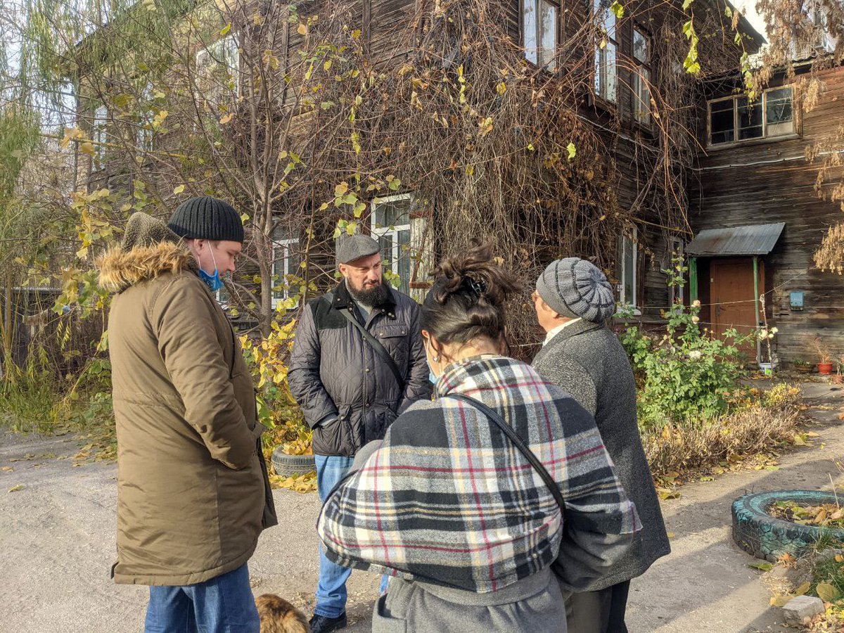 sesevvaa's tweet photo. Провели обход округа вместе с @ragimov063 и управляющим микрорайона. 
Встретились с жителями и приняли  обращения!
 #самара #самарскийрайон https://t.co/QhZIZ9xYjh