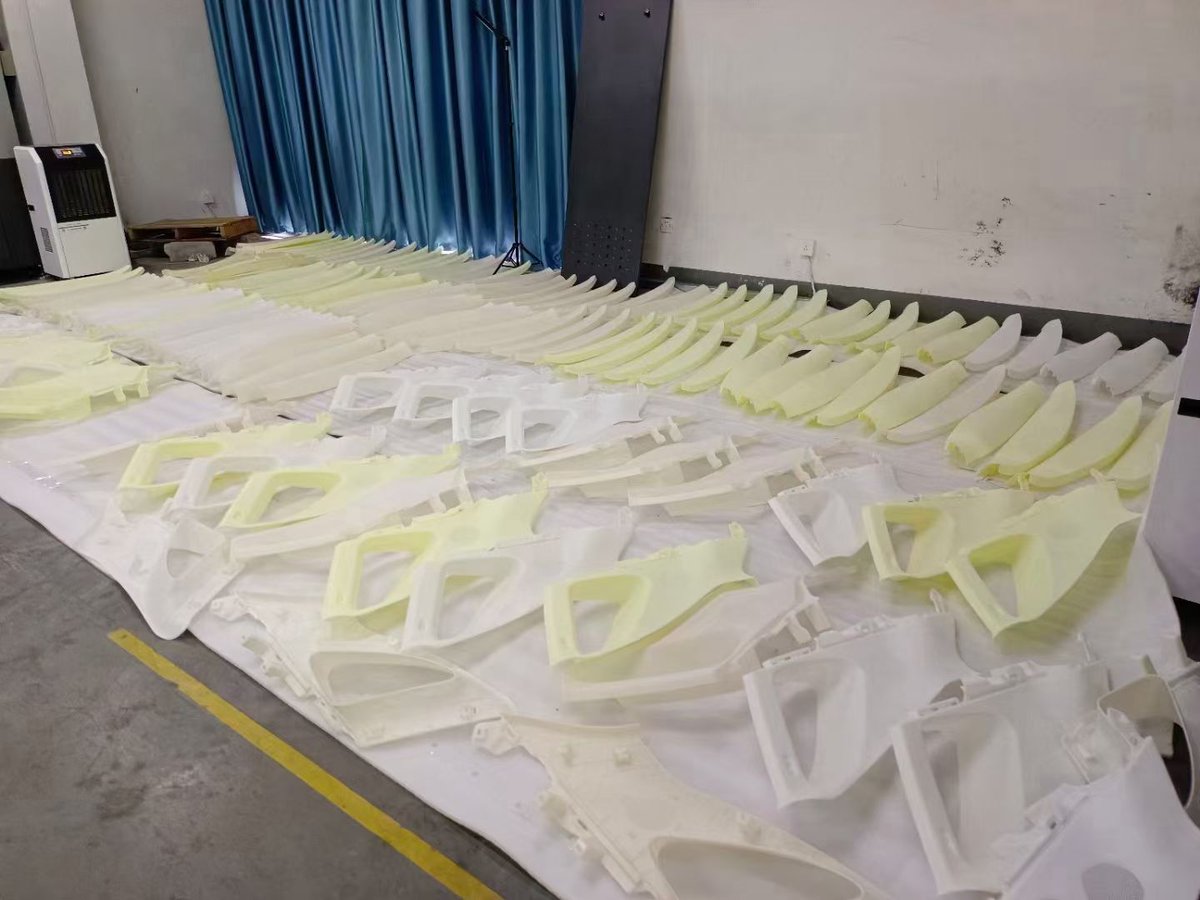 AlexPin39836639's tweet photo. auto mold by sla 3d printer #sla3dprinter #automold #automoldpart #3dprinter #3dmold https://t.co/EGHc5s8108