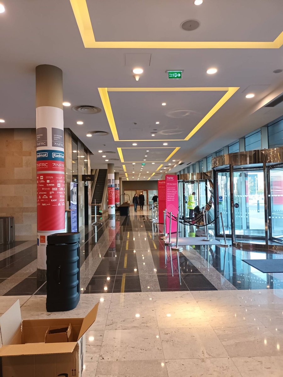 UK Roofing Awards tweet media