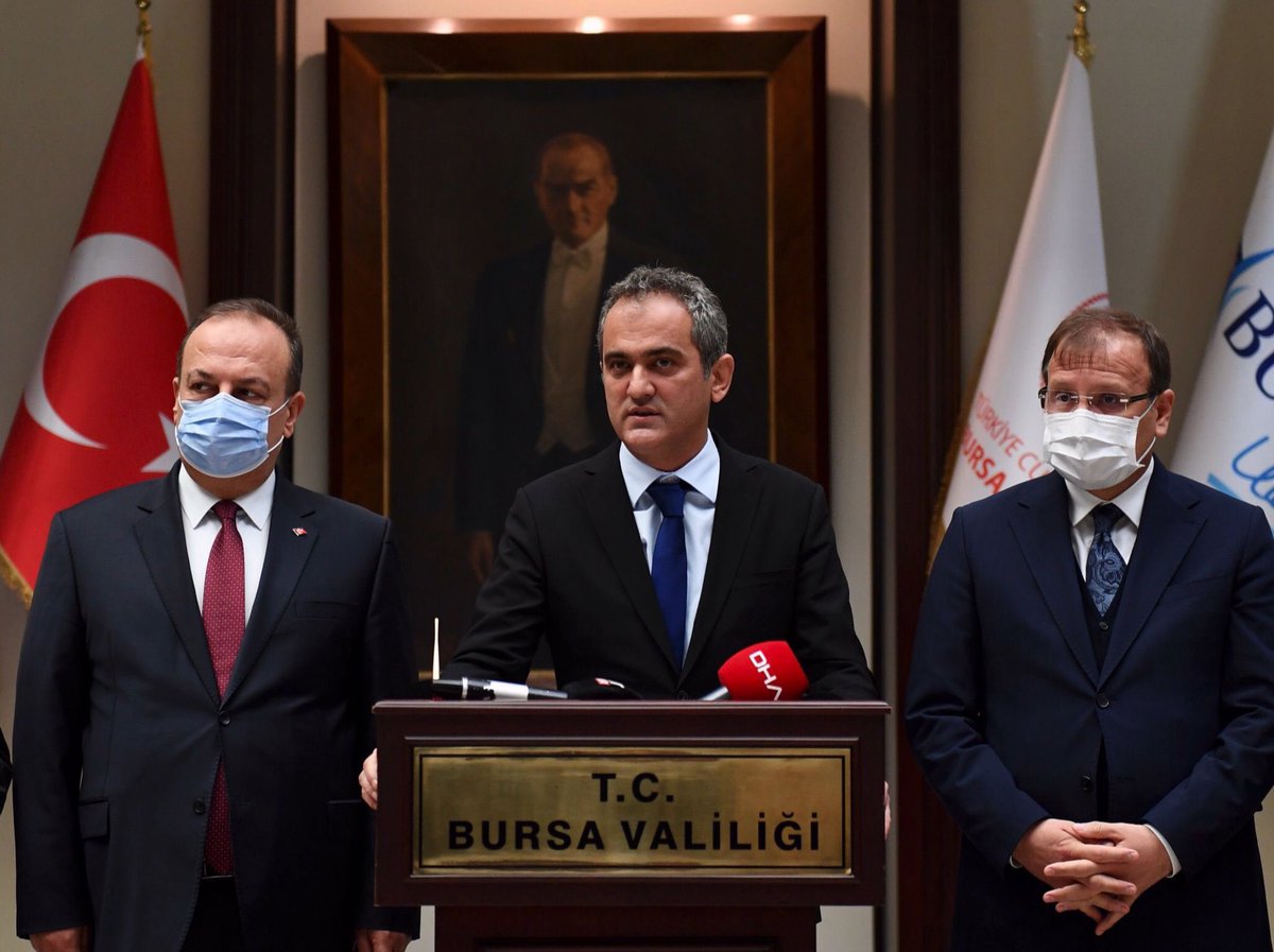 mugla_mem's tweet photo. Milli Eğitim Bakanımız Sayın Mahmut ÖZER Bursa ziyaretinde yaptığı açıklamada;“15-19 Kasım’daki ara tatilde öğretmenlerimiz izinli sayılarak mesleki gelişim eğitimlerini evlerinde uzaktan eğitimle alacaklar.” dedi.
@tcmeb @tcmuglavaliligi @emrecay55
Haber👉🏻https://t.co/ZHTfyZAjKu https://t.co/YwsXtGhMxz