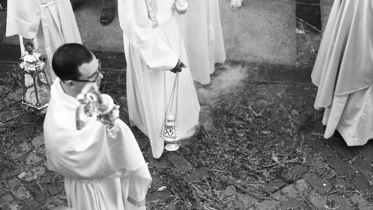 TChebdo's tweet photo. Le 7 novembre 2018, lors d’une assemblée plénière à Lourdes, les évêques de France ont décidé de créer la #CIASE dans le but de faire la lumière sur le passé, d'en tirer les conséquences et de rétablir la confiance. #thread #2sur5 https://t.co/Kq8kiM8cyP