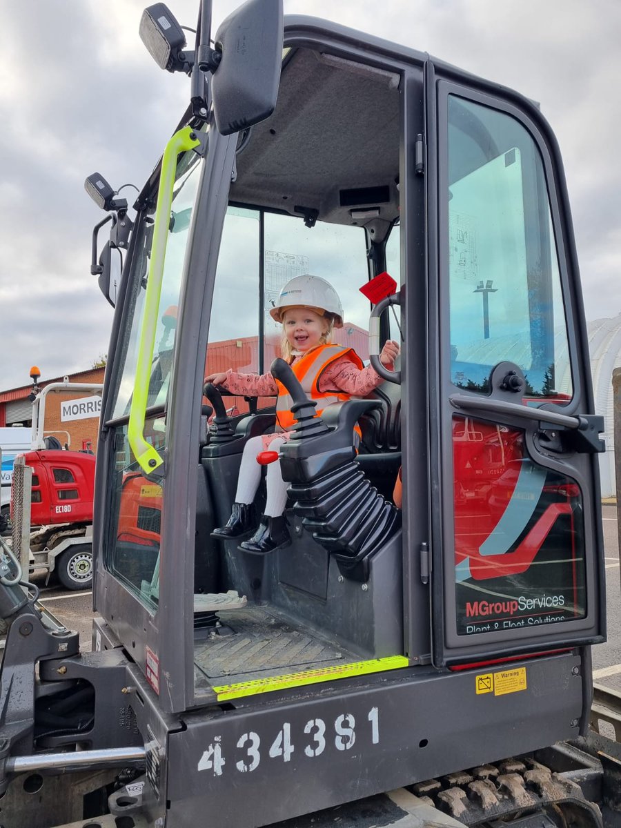 ESG | Across M Group Services, we are committed to engaging with the communities that we serve. We organised a day for 3 year old Penelope and her mum to visit the site, organising her own PPE, a goody bag and a chance to see the diggers up close. Penelope was over the moon!