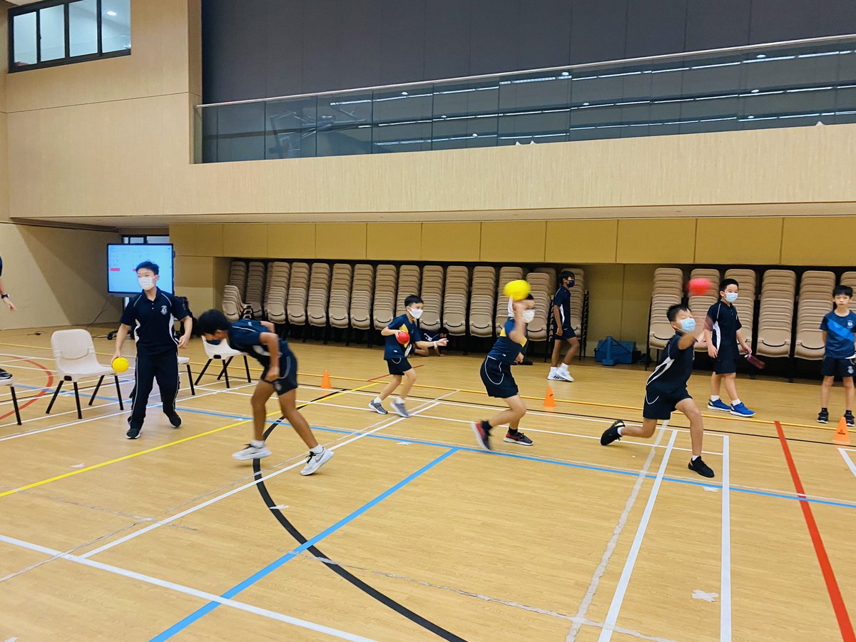 HHKSShackleton's tweet photo. Dodge, Duck, Dip, Dive aaaaaaand Dodge! Amazing teamwork and spirit from the #boysofshackleton as they storm to victory at inter-House dodgeball @HHKSShackleton! #WhenThingsAreEasyIHateIt #WeAreShackleton @HeadHarrowHK https://t.co/melmEMEdZN