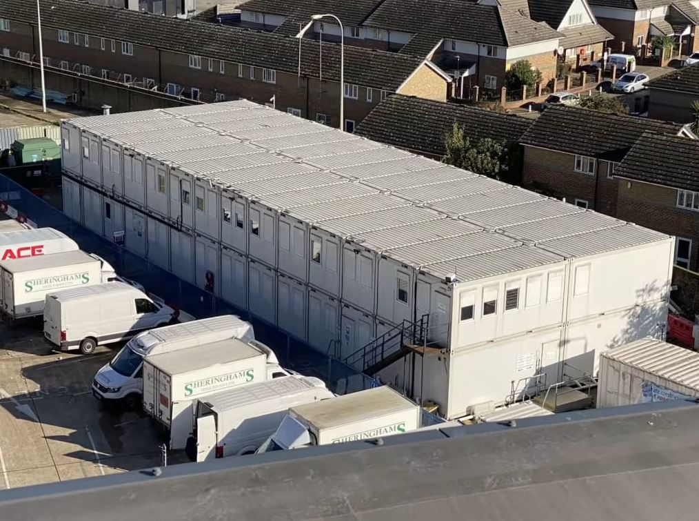 bpiauctions's tweet photo. Two Storey 56 Bay Modular Building Now Available at Auction 👇

◼️ Individual Modules are 20ft x 8ft x 56 Units
◼️ Made up of Toilets, Welfare, Private Offices &amp; Meeting Rooms
◼️ Available for Collection January 2022
View the Auction Here 👉 https://t.co/yZkemR8Ees https://t.co/BuvqSF4nyU