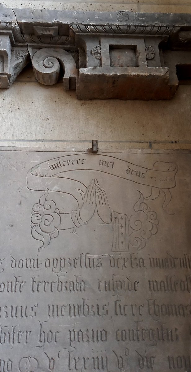 LaonTourisme's tweet photo. #CeJourLà était assassiné en 1574 le chanoine de #Laon Thomas Lefebvre... par un de ses confrères! Voici sa pierre tombale conservée désormais tribune sud dans le musée lapidaire. Son meurtrier sera dégradé et livré à la justice...
#Laon #Aisne #cathédrale #solvedcase #OTD https://t.co/WmJccuQTIM