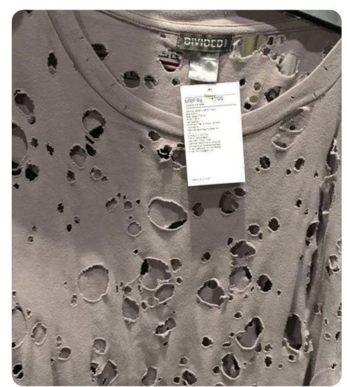 SinghLions's tweet photo. Please do not throw your old
banians (vests). This one is selling for
1799/- in a Bangalore Mall. https://t.co/YiqUbHyHxD