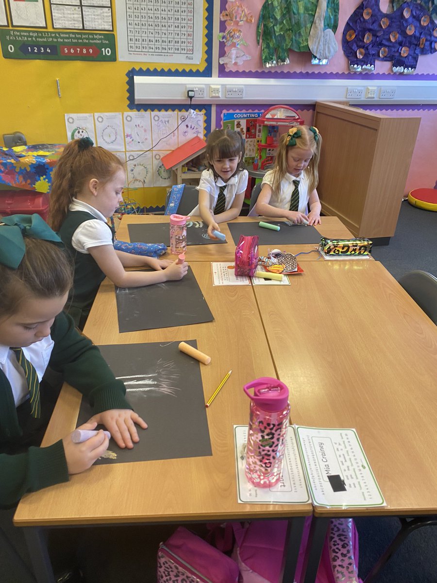 NicolsonMrs's tweet photo. Happy bonfire night from primary 2! 🎇🎆@StPatsKilsyth https://t.co/v9OIny2yaF