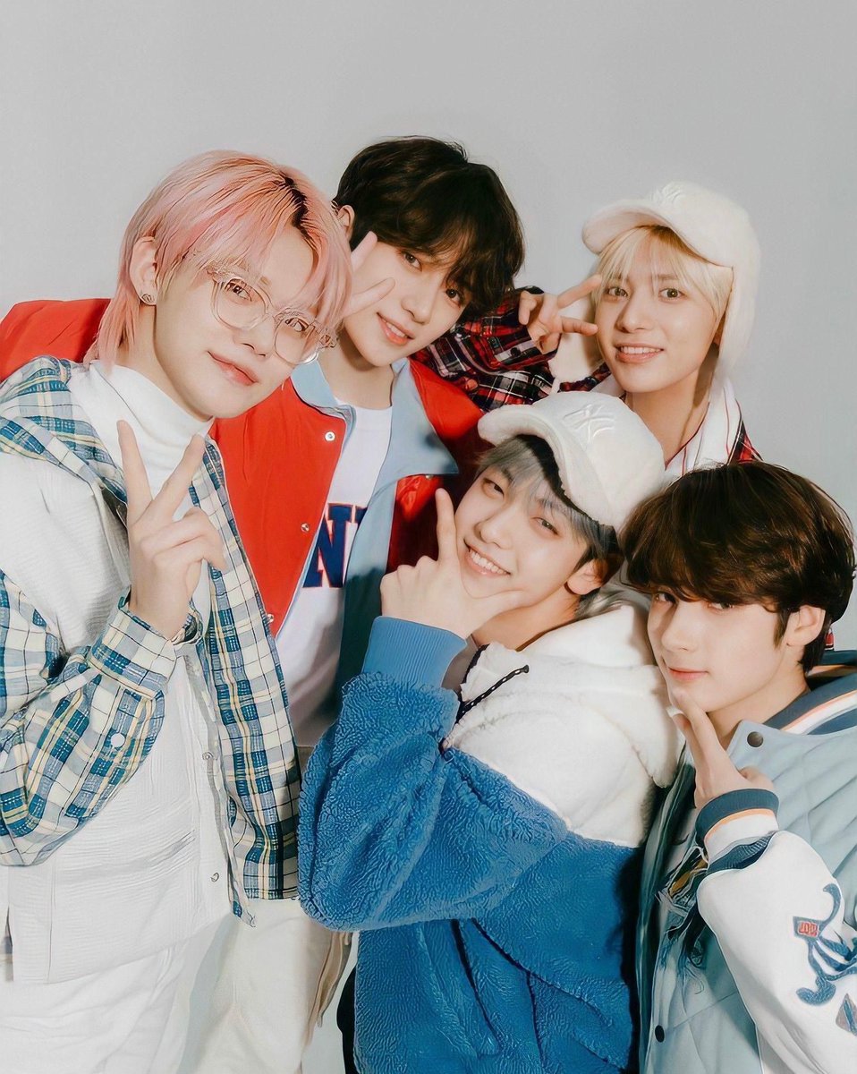 gamgyul313's tweet photo. #MAMAVOTE #txt
각자 두 손에 상 하나씩 쥐어주고 싶어 https://t.co/GqI9WlbyYj