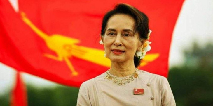 DVB_English's tweet photo. Today in court, Aung San Suu Kyi reportedly sent a message to the public urging people to stay united and look after their health. According to sources in the legal community, the deposed leader also expressed sadness for those facing the country’s... 1/2 https://t.co/IswFujWkmA