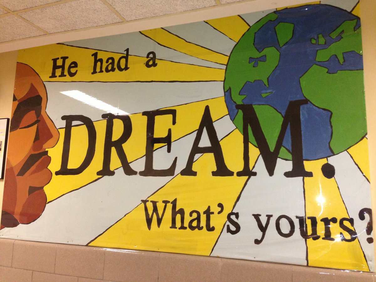 CoachBWhite7's tweet photo. #WakeUpRammin #WakeUpWinning #HighSchoolHallways #CaptureTheMoment Inspiration is everywhere!  Google “What Is your 68? #JaromirJagr https://t.co/n5aVN1OOfK