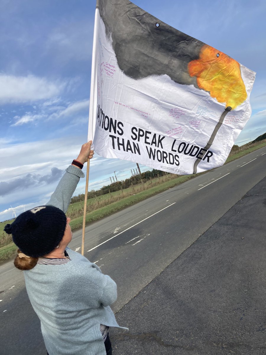 ASLTWScot's tweet photo. We’ve been collecting messages from #Mossmorran to #COP26 to take to the #GlobalDayofAction tmw in #Glasgow Many thanks to everyone who has signed! Banner will be at #ClimateStrike today, say hi & send your message too!#FlareToCop @COP26_Coalition ⤵️https://t.co/zj65WNln0v 🔥🪧🤝 https://t.co/JT50Fa4JWl