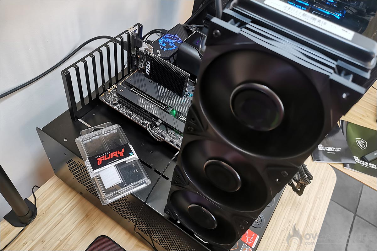 overclex's tweet photo. Combo gagnant ? Intel i9-12900K + MSI MPG Z690 Carbon Wifi + Kingston Fury 5200 MHz + MSI MEG Coreliquid S360 😍
La réponse d'ici quelques jours ! #AlderLake #firstboot #overclocking @msifrance @kingstontech @IntelFrance @Overclocking_Fr https://t.co/arG0qF8eDq